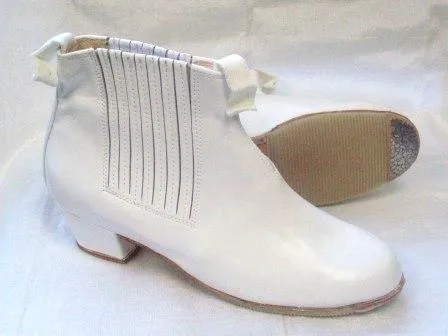 2000 Botin (Ankle Boot) in leather w/nails Sizes 2.5 - 9.5
